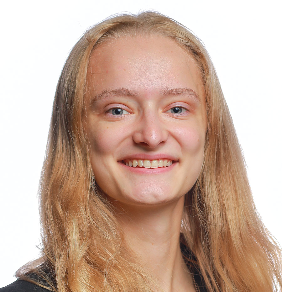 Hollyn Probasco headshot