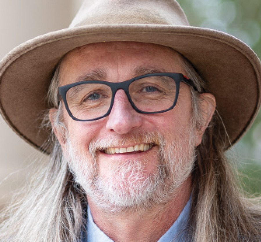 Peter J. Jacques headshot