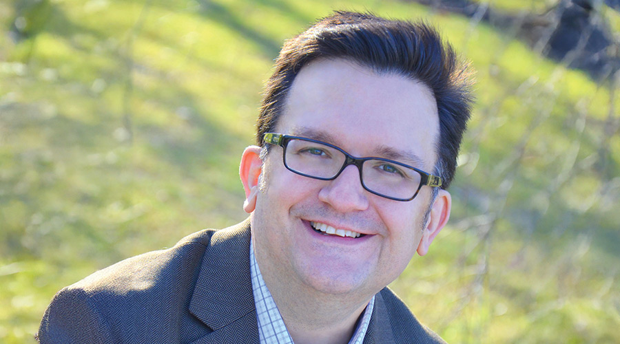 Kenneth Womack headshot